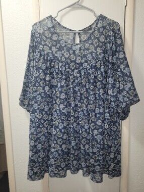 Lane Bryant Size 26/ 28 Blue Floral Peasant Top -